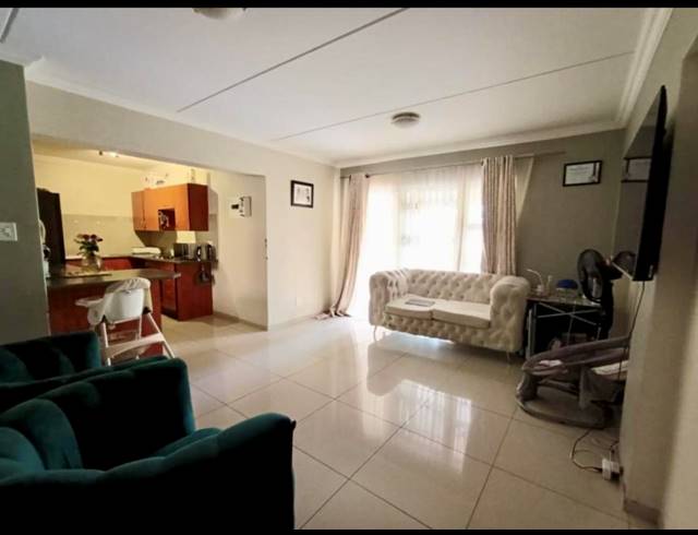 3 BEDROOM APARTMENT RENTED IN CLUBVIEW